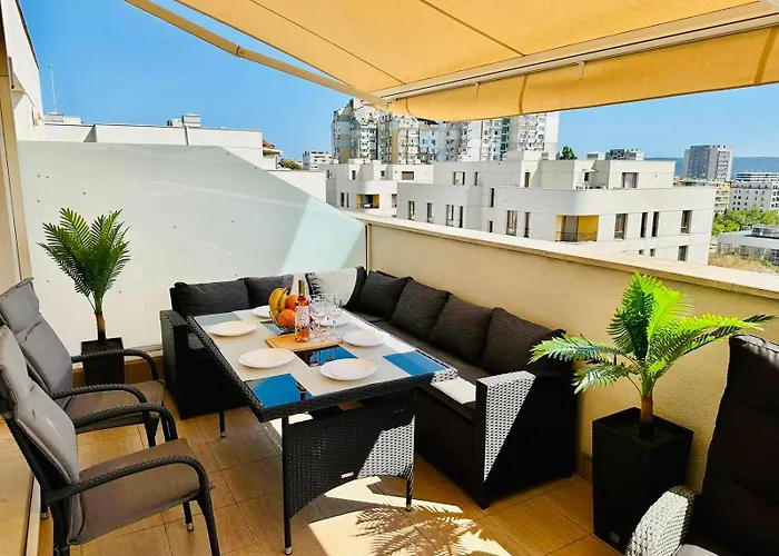 Spacious Prestige Penthouse *