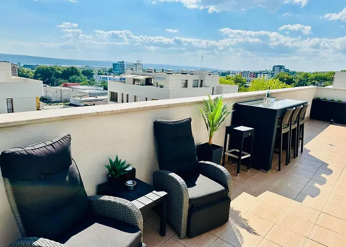 Spacious Prestige Penthouse *